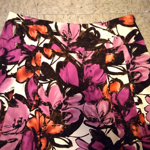 Sunny Taylor Floral Panel A-Line Skirt, Size: 12. - Picture 2 of 10